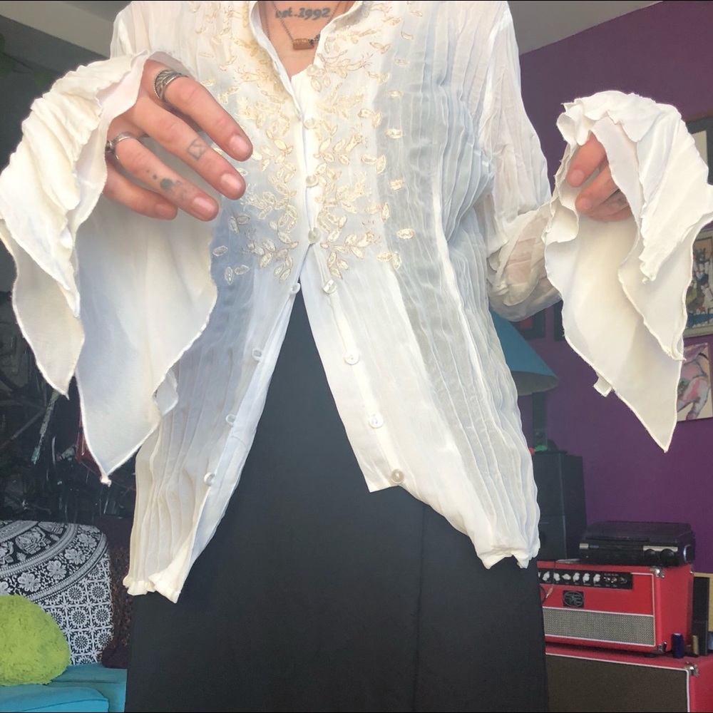 Beaded flare sleeve crinkle top